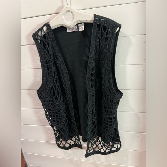 ❣️🖤 LAURA DANIELS Vintage Metallic Crochet Overlay Tank – Size 1X - Picture 5 of 9
